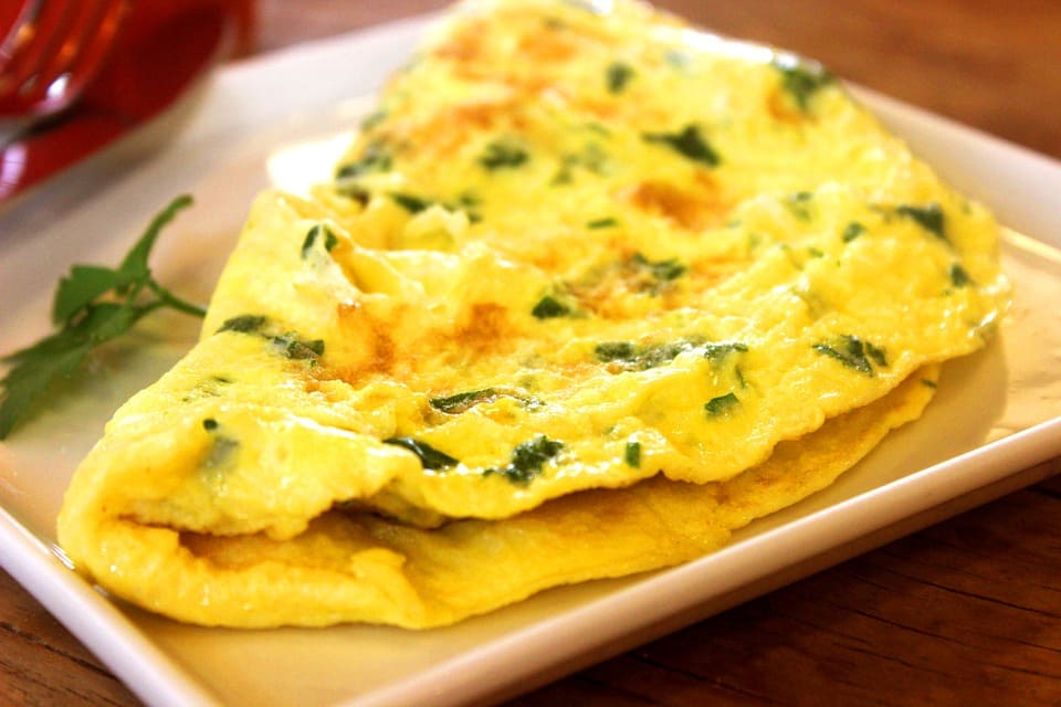 Fluffy Spinach Tomato Omelette